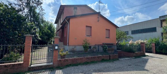 3 Schlafzimmer Haus in Castel San Pietro Terme, Italy, Nr. 315881 2