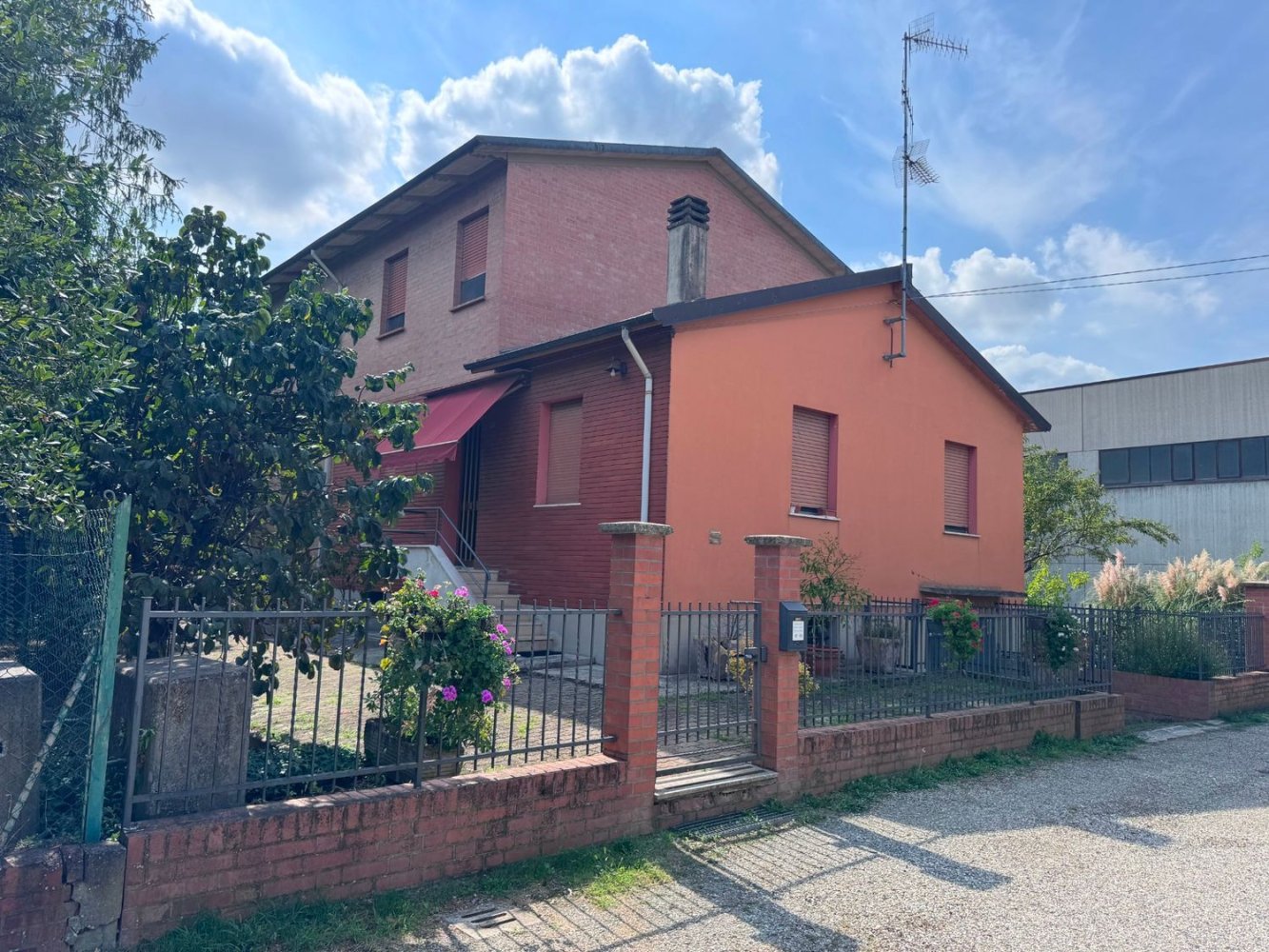 3 Schlafzimmer Haus in Castel San Pietro Terme, Italy, Nr. 315881