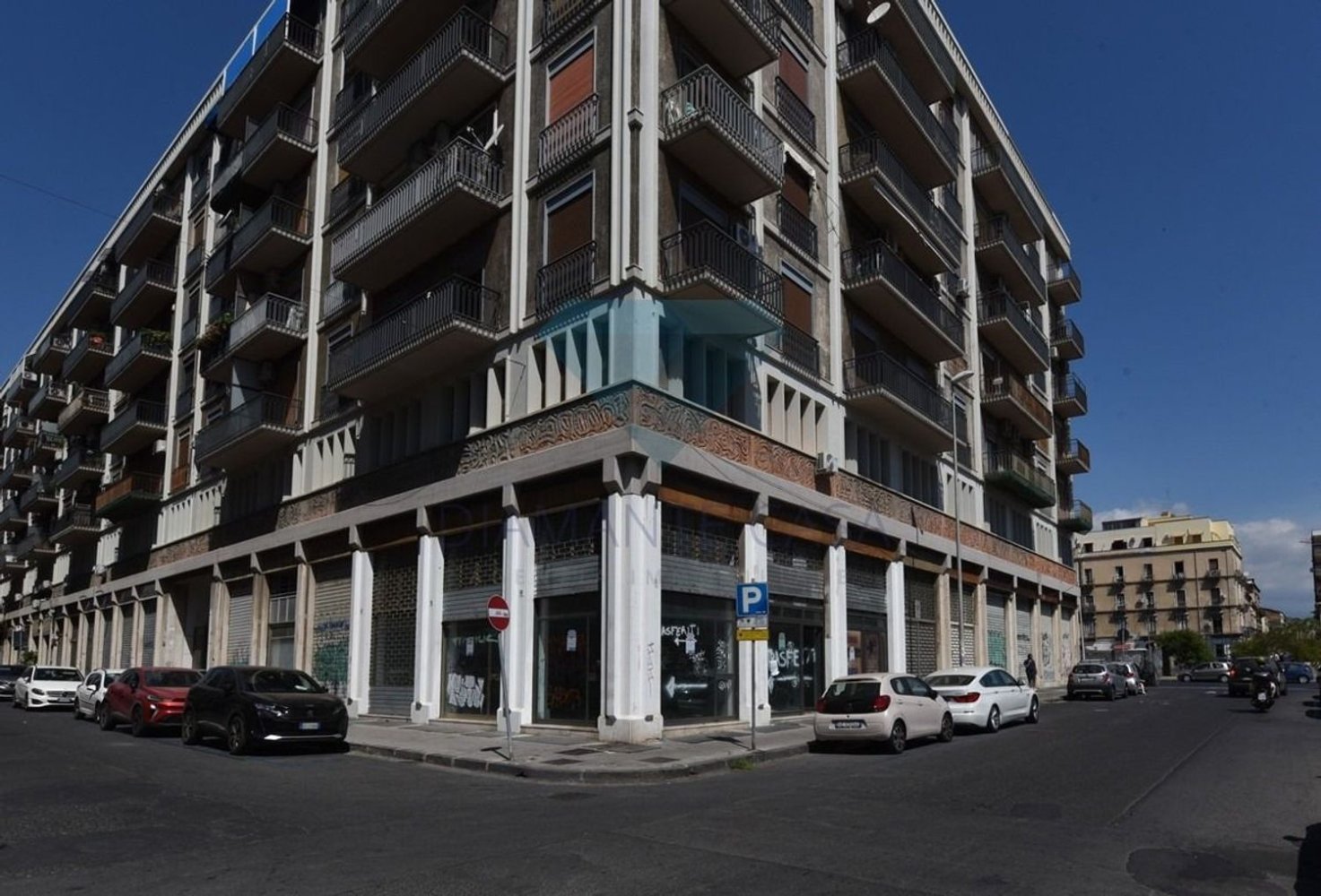 Propriété commerciale à Catania, Italy 312m² No. 376073
