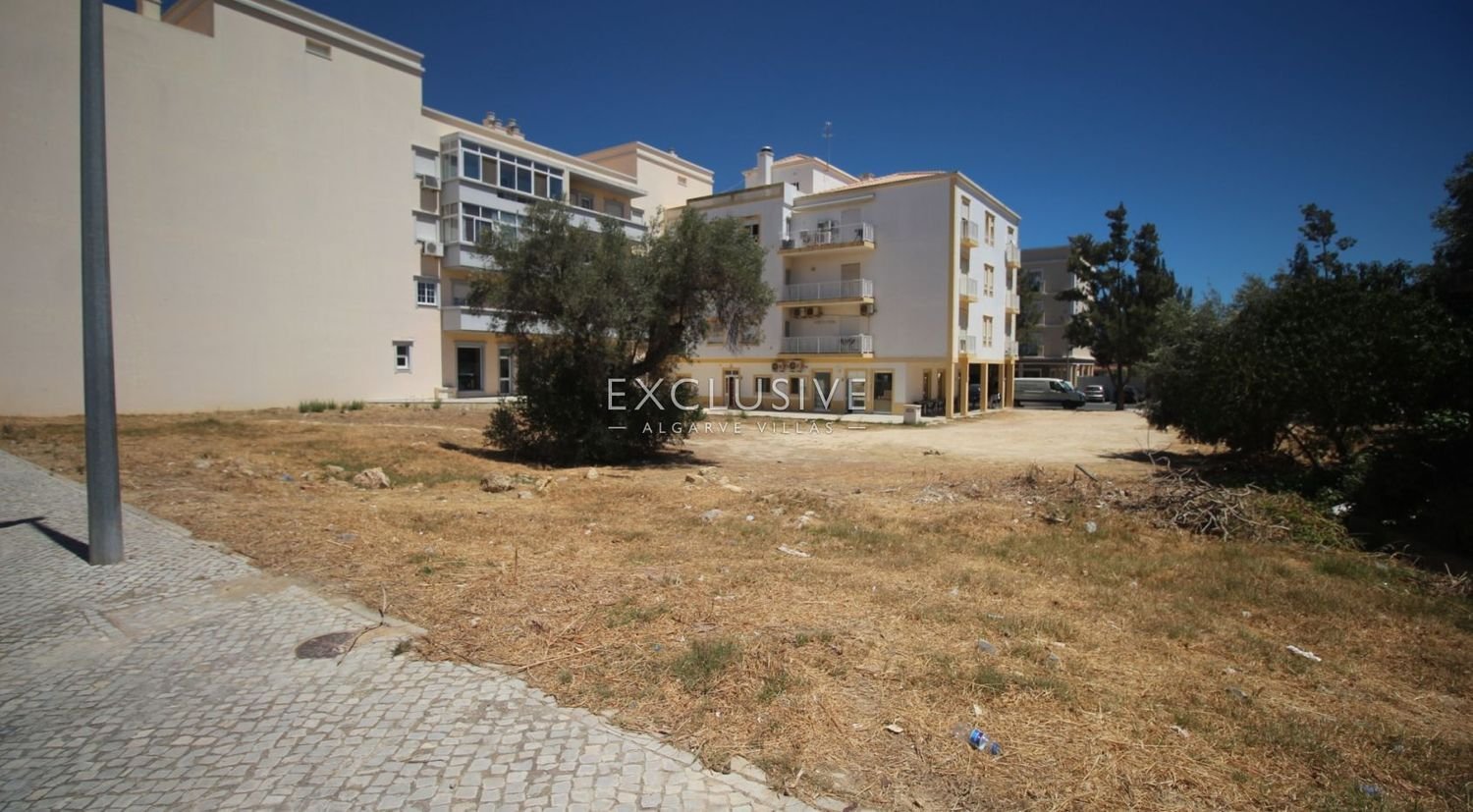215m² Land in Loule, Portugal No. 130754