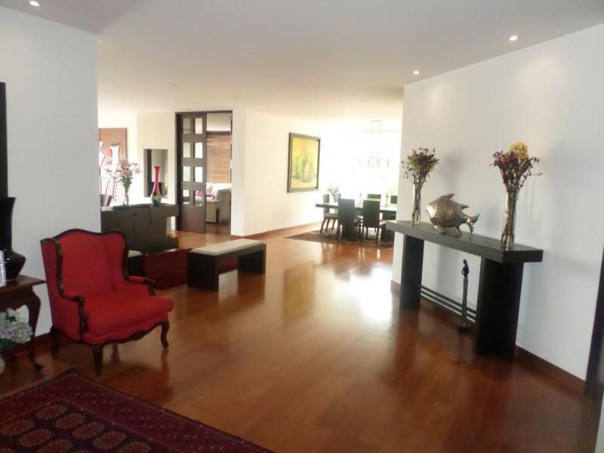 Casa de 3 dormitorios en Bogotá, Colombia No. 10185