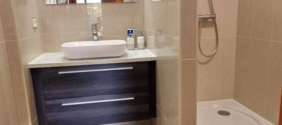 2 bedrooms Apartment in Saint-Raphael, France No. 326576 6