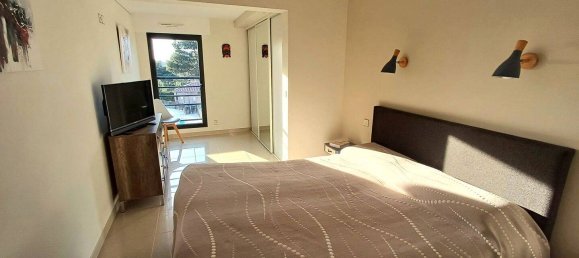 2 bedrooms Apartment in Saint-Raphael, France No. 326576 4