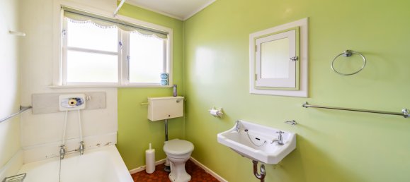 2 bedrooms House in Upper Hutt, New Zealand No. 133 2