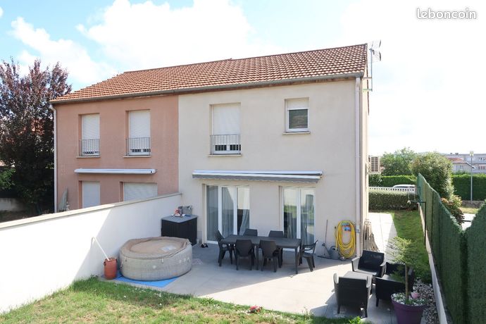 3 bedrooms House in Saint-Etienne, France No. 286567