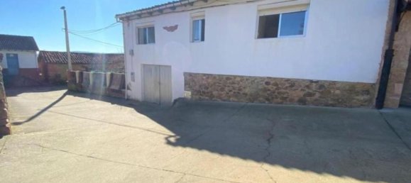 Casa de 5 dormitorios en Garrafe de Torío, Spain No. 107734 9