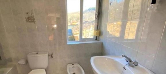 Casa de 5 dormitorios en Garrafe de Torío, Spain No. 107734 12