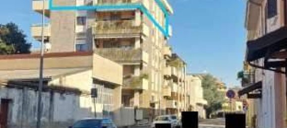 3 Schlafzimmer Penthouse in Busto Arsizio, Italy, Nr. 94195 2