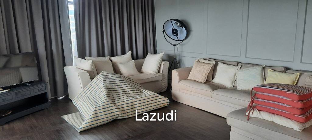 3 bedrooms Condo in Pattaya, Thailand No. 17578