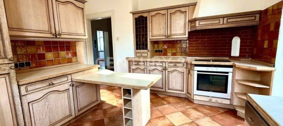 Villa de 12 divisões em Saarbrucken, Germany N.º 337941 17