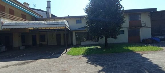 4 غرف نوم منزل في Udine, Italy رقم 338207 9