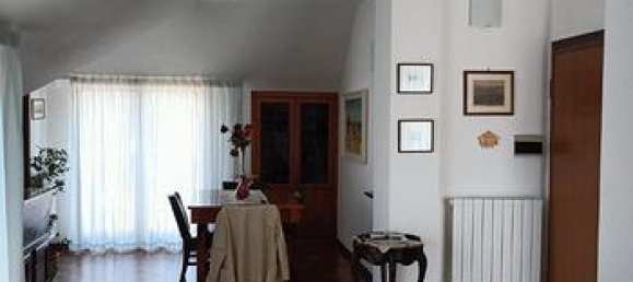 6 rooms Apartment in Teramo, Italy No. 281801 2
