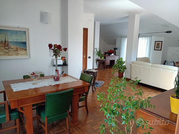 6 rooms Apartment in Teramo, Italy No. 281801