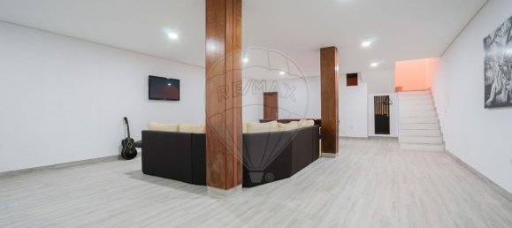 Casa de 3 dormitorios en Povoa de Lanhoso, Portugal No. 181269 35