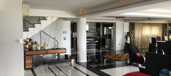 5 bedrooms Villa in Panorama, Greece No. 5457 10