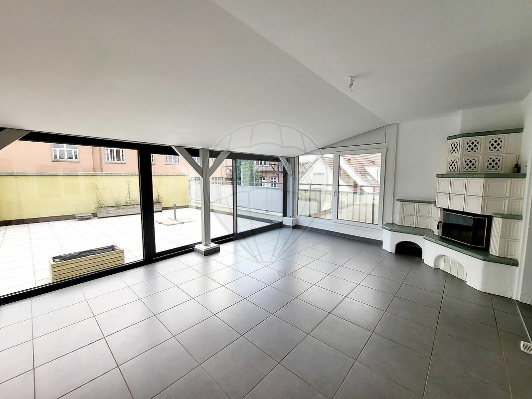 Здание с 2 спальнями в Риксхайм, Франция № 228292