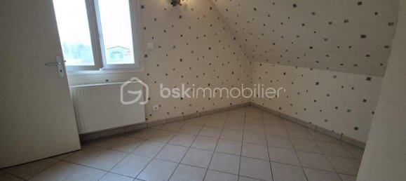 3 bedrooms House in Loury, France No. 45370 15