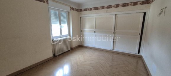 3 bedrooms House in Loury, France No. 45370 12