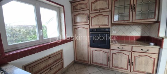 3 bedrooms House in Loury, France No. 45370 7