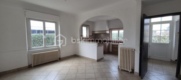 3 bedrooms House in Loury, France No. 45370 4