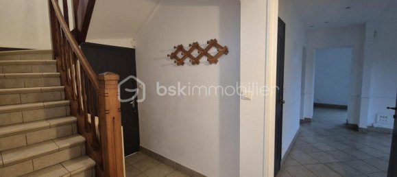 3 bedrooms House in Loury, France No. 45370 3