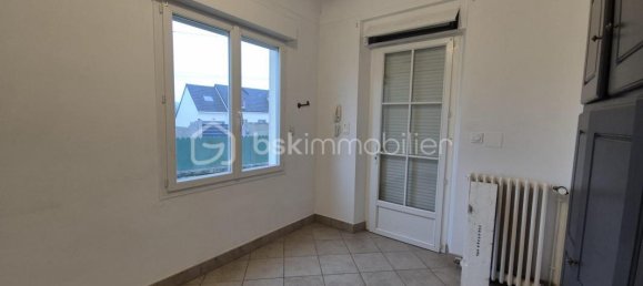 3 bedrooms House in Loury, France No. 45370 8