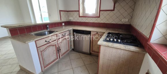 3 bedrooms House in Loury, France No. 45370 6