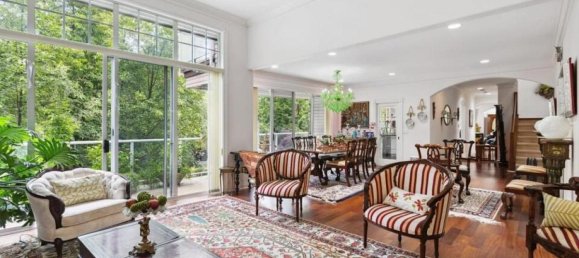 5 bedrooms House in British Columbia, Canada No. 1089 7