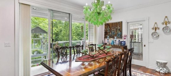 5 bedrooms House in British Columbia, Canada No. 1089 11