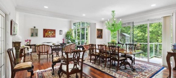 5 bedrooms House in British Columbia, Canada No. 1089 12