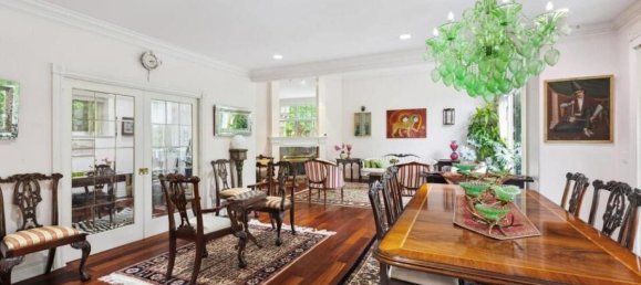 5 bedrooms House in British Columbia, Canada No. 1089 2