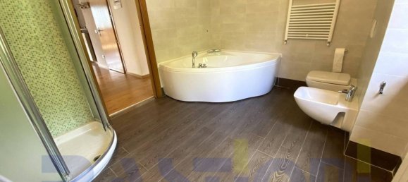 Apartamento de 3 dormitorios en Cerete, Italy No. 271317 24