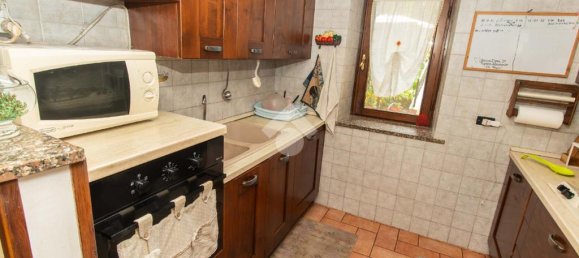 2 bedrooms House in Turin, Italy No. 272019 5