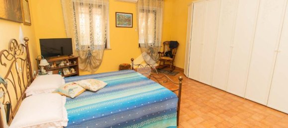 2 bedrooms House in Turin, Italy No. 272019 22