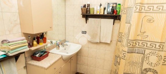 2 bedrooms House in Turin, Italy No. 272019 12