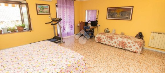 2 bedrooms House in Turin, Italy No. 272019 23