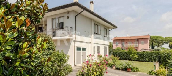 3 Schlafzimmer Villa in Jesolo, Italy, Nr. 277184 2