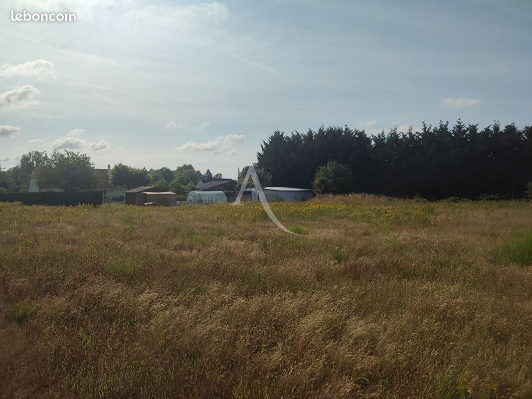 Terreno em Nouan-le-Fuzelier, France 3000 m² N.º 84673