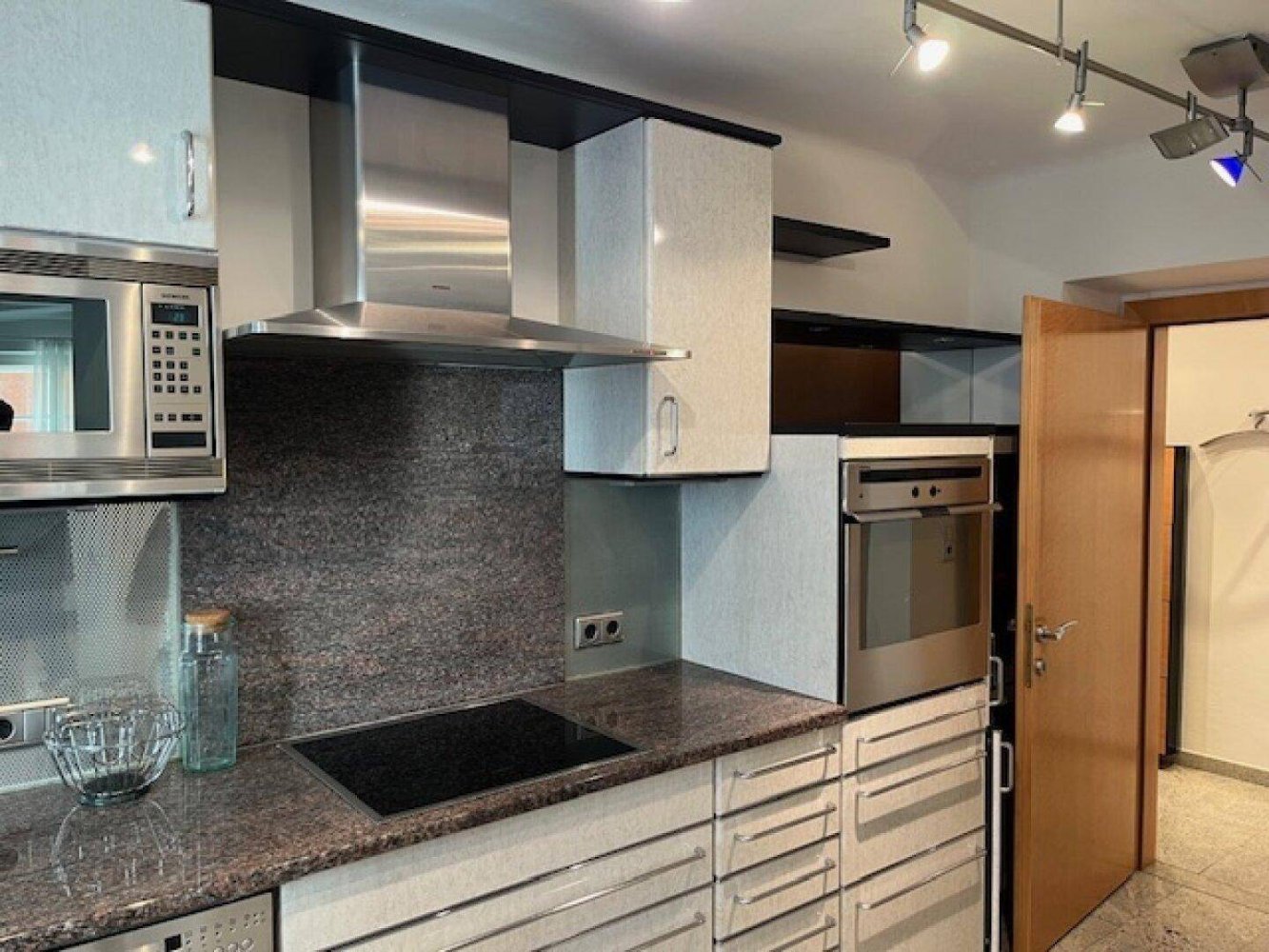 Apartamento de 3 habitaciónes en Hall in Tirol, Austria No. 190680