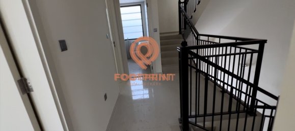 5 bedrooms Townhouse in Dubai, UAE No. 24424 9