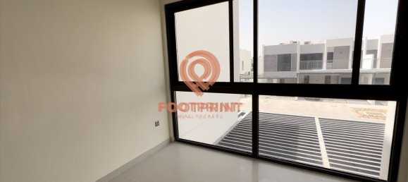 5 bedrooms Townhouse in Dubai, UAE No. 24424 12