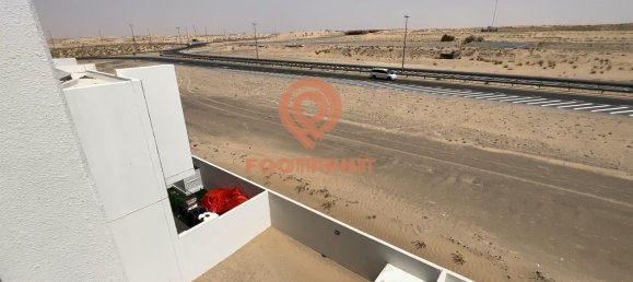 5 bedrooms Townhouse in Dubai, UAE No. 24424 3