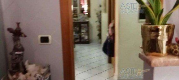 4-salle Appartement à Rome, Italy No. 12908 16