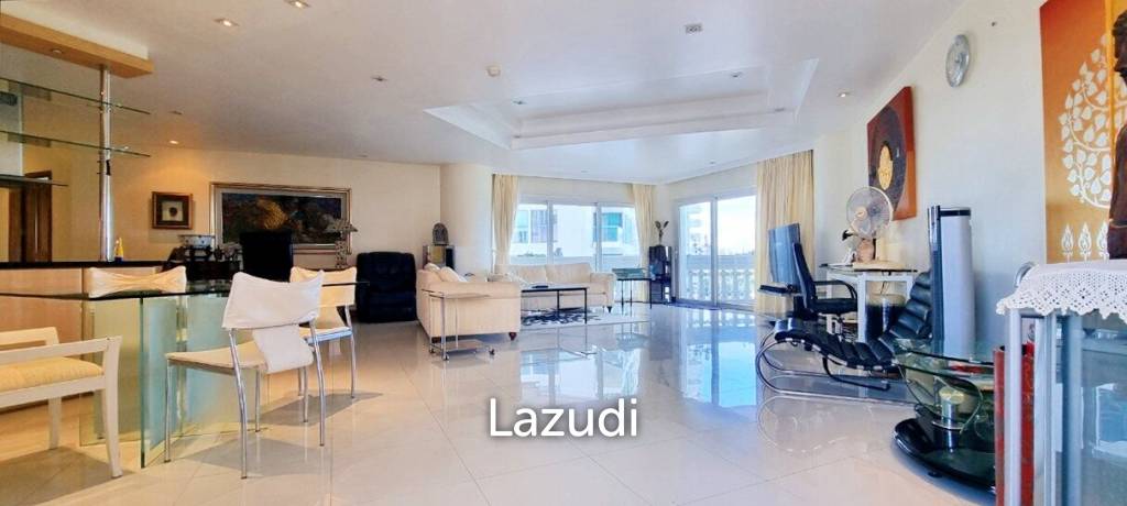 3 bedrooms Condo in Pattaya, Thailand No. 16627