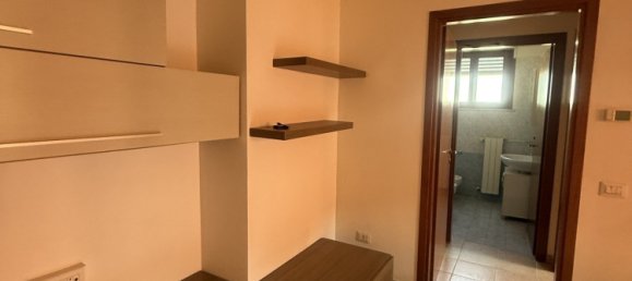 1 bedroom Apartment in Campi Bisenzio, Italy No. 265899 2