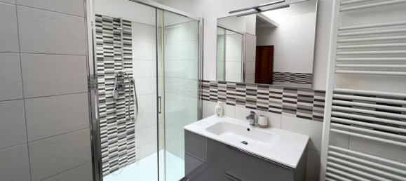 4 bedrooms Apartment in Empoli, Italy No. 333520 7