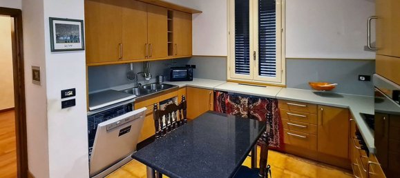 4 bedrooms Apartment in Empoli, Italy No. 333520 3