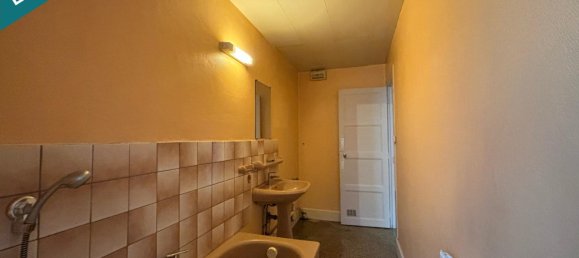 2 bedrooms Apartment in Epernay, France No. 39245 7