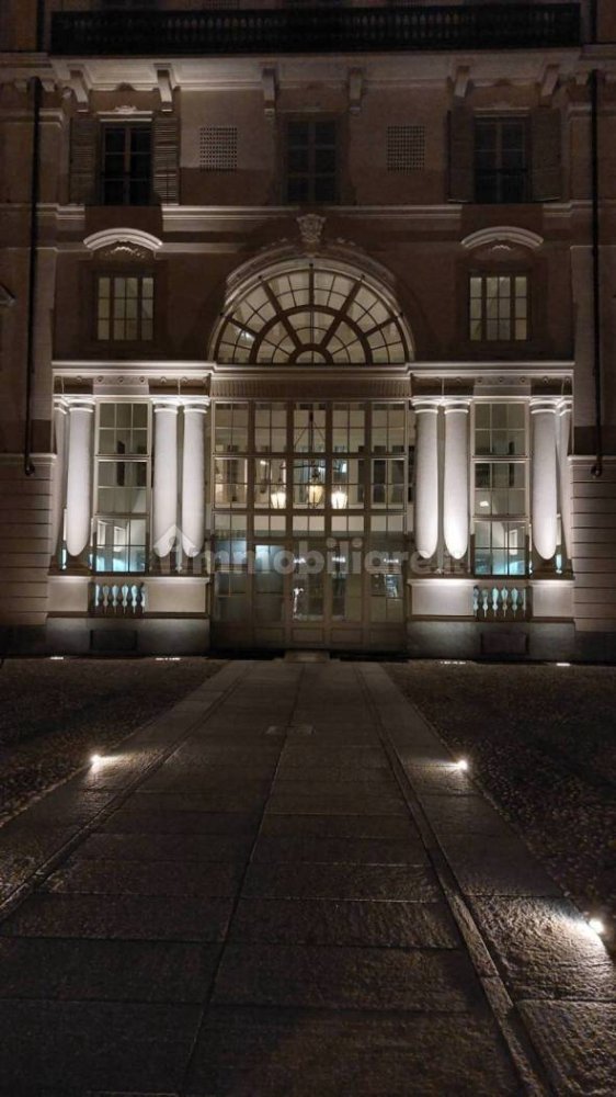 2 bedrooms Apartment in Turin, Italy No. 360576