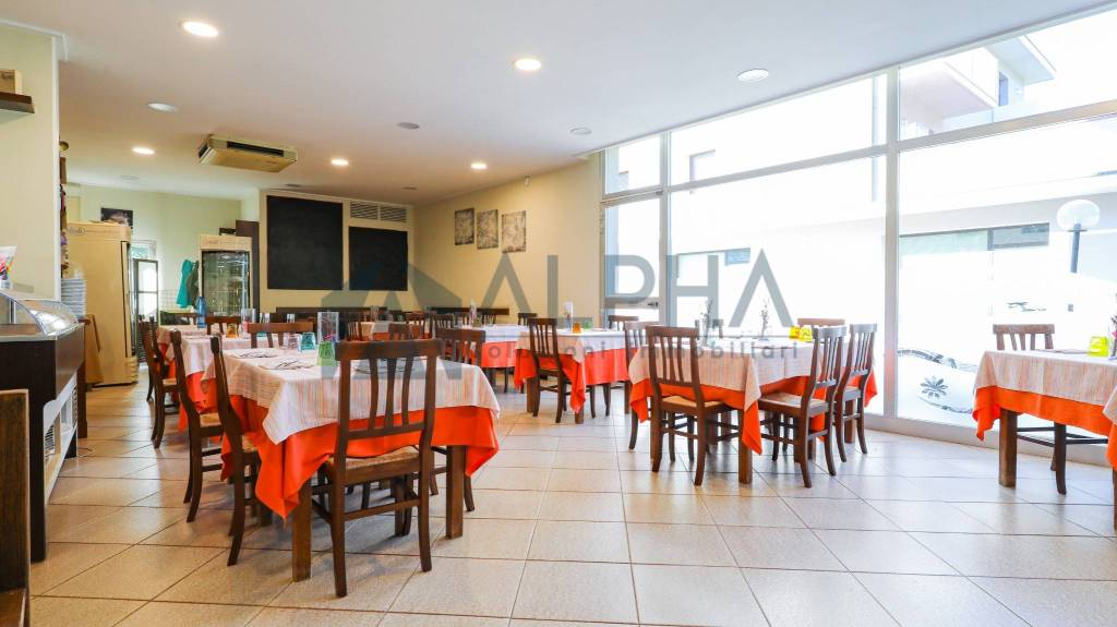 3 rooms Commercial property in Castrocaro Terme e Terra del Sole, Italy No. 135989